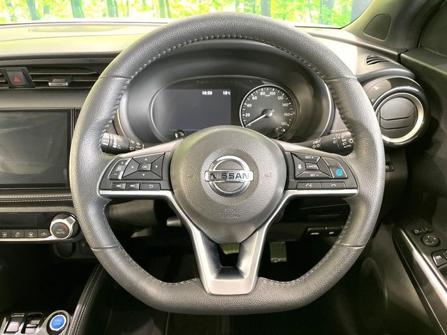 �y�����v�����X�e�A�����O�z�㎿�Ȋv���g�p���邱�ƂŁA��ɂ����������݂ƂĂ��^�]���₷���n���h���ł���