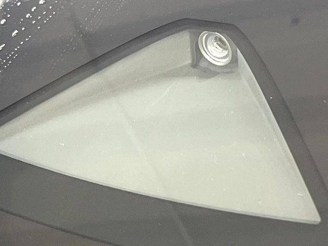 �y�C���e���W�F���g�G�}�[�W�F���V�[�u���[�L�z�t�����g�J�����őO���̎ԗ�����s�҂����m�B�Փ˂������Ȏ��͏Փ˔�Q�y���u���[�L���쓮�A�Փˉ�����T�|�[�g�B�����S�Ƀh���C�u�����y���݂��������܂��B