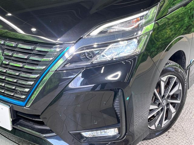 �yLED�w�b�h���C�g�z���V����ԑ��s�����ǍD�Ȏ��E���m�ۂ����S���ĉ^�]�ł��鍂�P�xLED�w�b�h���C�g�𑕔�!�_�����x�������A����d�͂��}�����Ă��܂��B