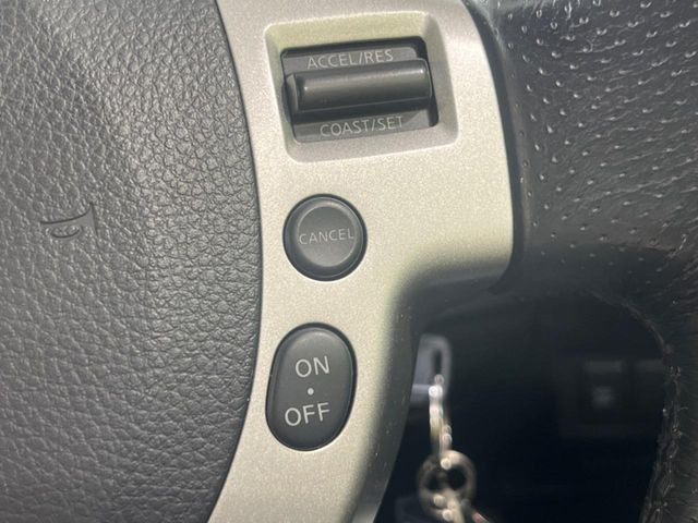 �y�N���[�Y�R���g���[���z�������H�����N���N���s�B�A�N�Z���𗣂��Ă���葬�x�ő��s���ł��A�������^�]���̕��S���y��!�����E�������ȒP�ȃX�C�b�`����Œ����ł��܂��B