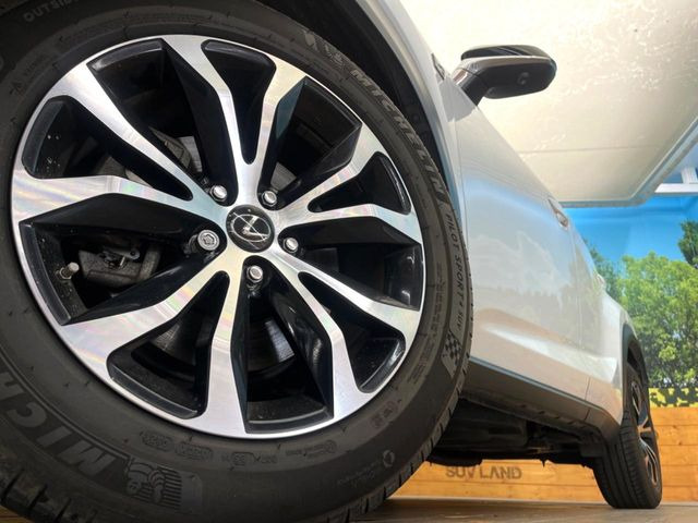 �y����18�C���`�A���~�z�C�[���z�O�ςɃ}�b�`���������A���~�z�C�[���𑕒����Ă���܂��B�e��ЊO�A���~�z�C�[����A�X�^�b�h���X�^�C�����戵�����Ă���܂��B���񂲑��k����������