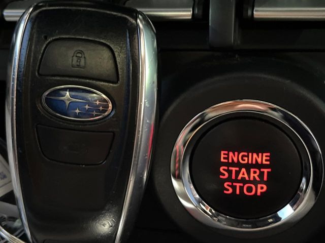 【アクセスキー&プッシュスタート】カバンやポケットに入れたままでもドアの施錠・解錠が可能なスマートキーを装備。エンジンのオン・オフ時もカギを取り出す必要が無く、ボタンをプッシュするだけでOK♪