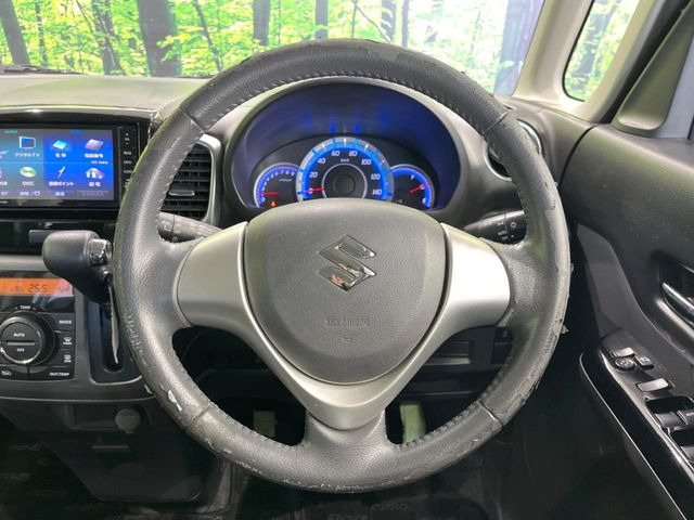 �y�����v�����X�e�A�����O�z�㎿�Ȋv���g�p���邱�ƂŁA��ɂ����������݂ƂĂ��^�]���₷���n���h���ł���