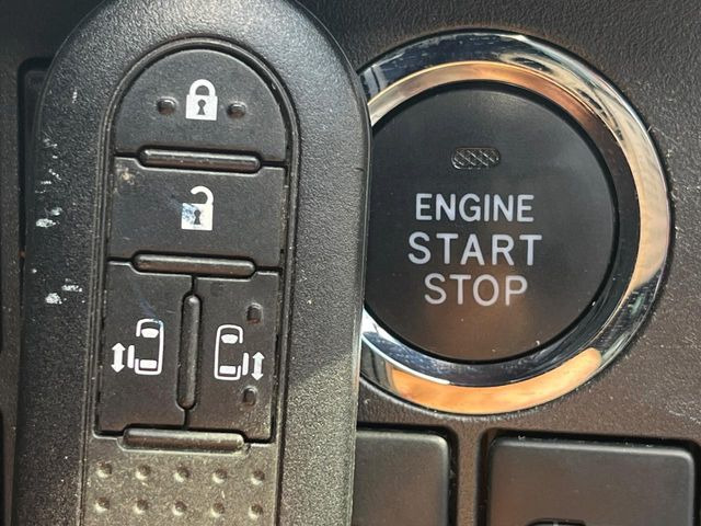 �y�X�}�[�g�L�[�z�J�o����|�P�b�g�ɓ��ꂽ�܂܂ł��h�A�̎{���E�������\�ȃX�}�[�g�L�[�𑕔��B�G���W���̃I���E�I�t�����J�M�����o���K�v����������Ƃ��Ă��֗��ł���