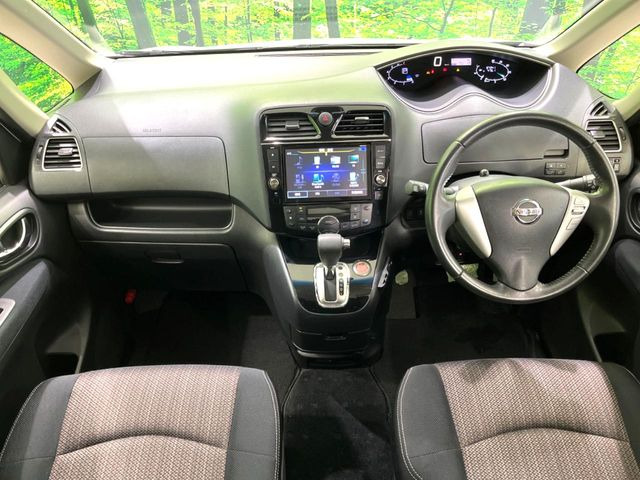 セレナ2.0 ハイウェイスター Vセレクション+Safety II S-HYBRID