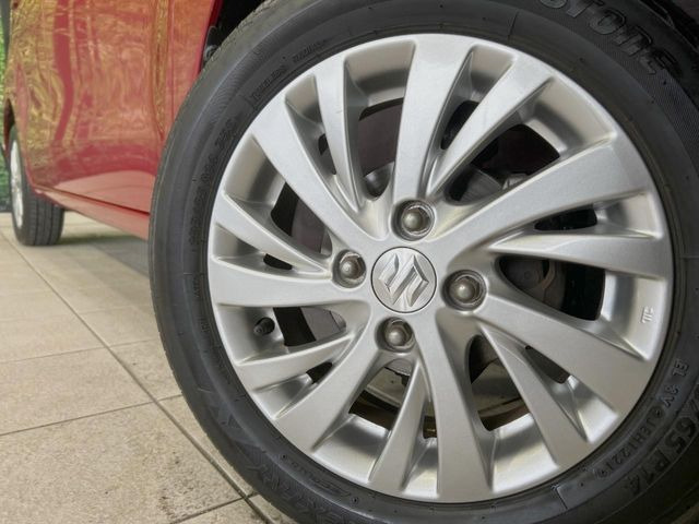 �y����14�C���`�A���~�z�C�[���z�O�ςɃ}�b�`���������A���~�z�C�[���𑕒����Ă���܂��B�e��ЊO�A���~�z�C�[����A�X�^�b�h���X�^�C�����戵�����Ă���܂��B���񂲑��k����������