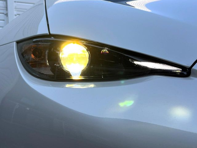 �yLED�w�b�h���C�g�z���V����ԑ��s�����ǍD�Ȏ��E���m�ۂ����S���ĉ^�]�ł��鍂�P�xLED�w�b�h���C�g�𑕔�!�_�����x�������A����d�͂��}�����Ă��܂��B