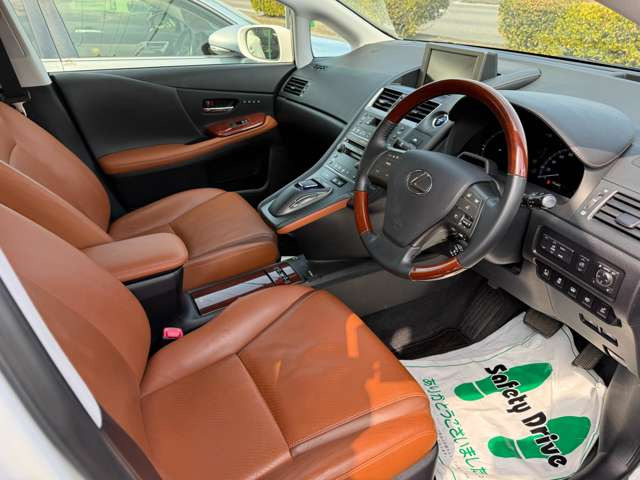 �V�[�g�͐G��S�n�A����S�n�Ƃ��ɏ㎿�Ȏd�オ��B�����ւ̒������h���C�u�ł����ɂ����A���K�ȃh���C�u���y���߂܂��B