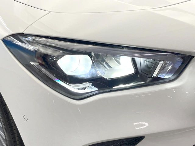 ●LEDヘッドライト:夜間走行時も良好な視界を確保し安心して運転できる高輝度LEDヘッドライトを装備!点灯速度が早く、消費電力も抑えられています。