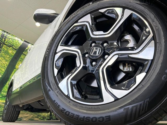 【純正18インチアルミホイール】外観にマッチした純正アルミホイールを装着しております。各種社外アルミホイールや、スタッドレスタイヤも取扱いしております。是非ご相談ください♪