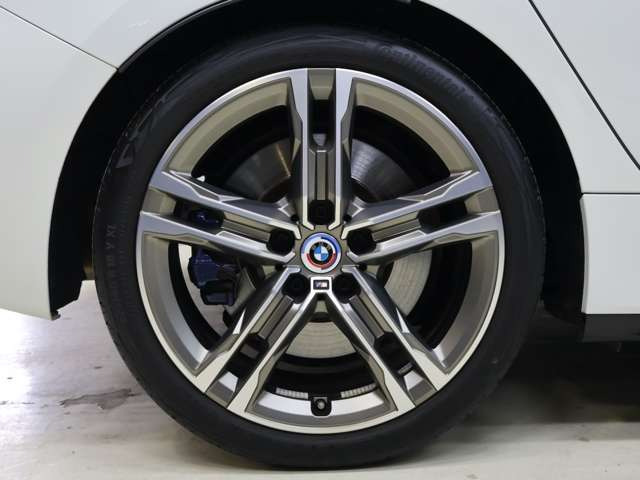 1シリーズM135i xドライブ 4WD