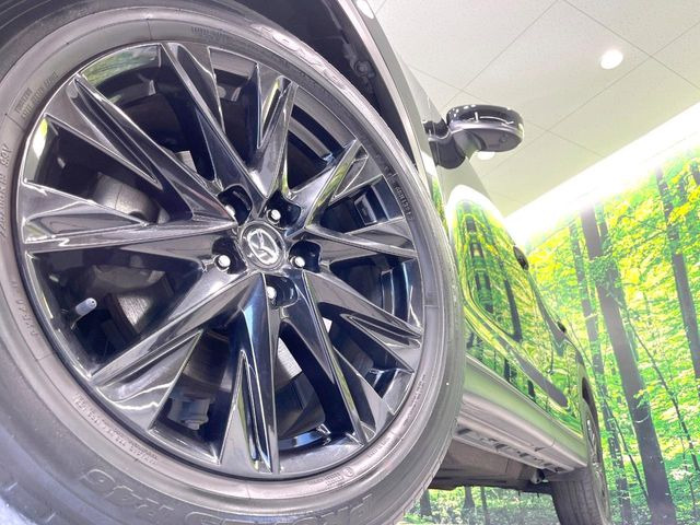 【純正19インチアルミホイール】外観にマッチした純正アルミホイールを装着しております。各種社外アルミホイールや、スタッドレスタイヤも取扱いしております。是非ご相談ください♪