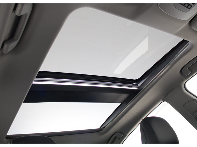 �l�C�����̃p�m���}���[�t���t���Ă��܂�!�㉺�`���g�ɑO��X���C�h�@�\���t���Ă��܂��̂ŁA�l�X�ȃh���C�u�V�[���Ŋ��􂵂Ă���܂�!!�J��������ԓ���Ԃ͋C�����������ł���!����̊����Ă݂ĉ�����!