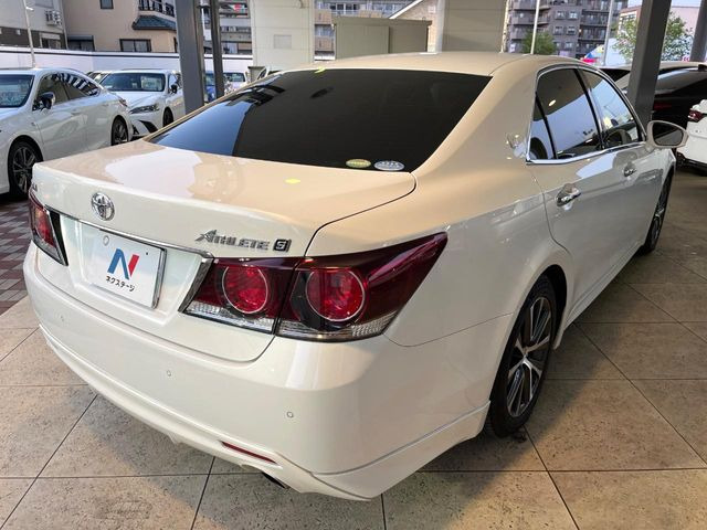 安心の最長10年・走行無制限保証(有償)をご用意。保証内容も充実はもちろん、無料点検&オイル交換や、年中無休の全国・24時間ロードサービスも付帯されておりますのでご安心下さい。