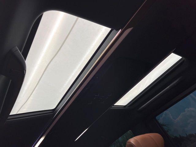 �y���E�Ɨ����[�����[�t�z2��ڍ��E�Ȃɂ��ꂼ��z�u���ꂽ�K���X���[�t!�������ɍ��킹�ĕБ������V�F�[�h��߂邱�Ƃ��\�ł�!