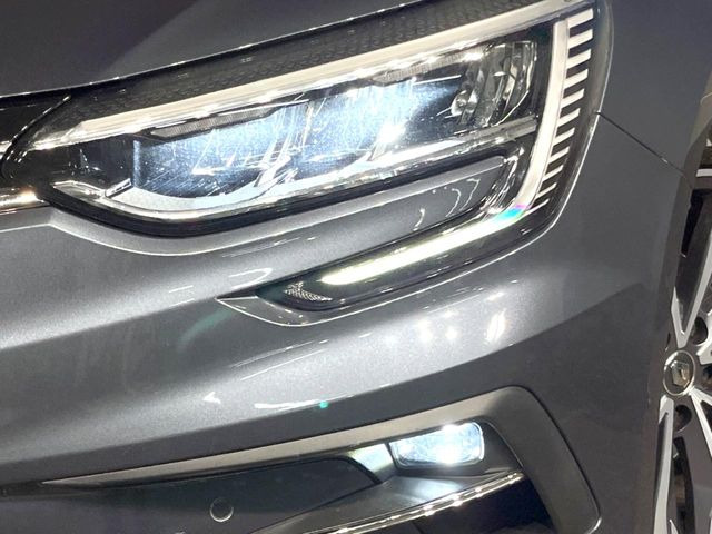 ��LED�w�b�h���C�g:��ԑ��s�����ǍD�Ȏ��E���m�ۂ����S���ĉ^�]�ł��鍂�P�xLED�w�b�h���C�g�𑕔�!�_�����x�������A����d�͂��}�����Ă��܂��B