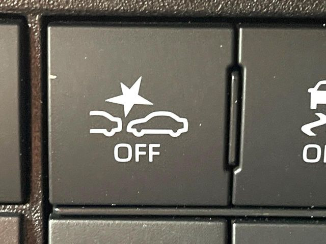 �y�X�}�[�g�A�V�X�g�z���s���ɑO���̎ԗ�����F�����A�Փ˂������Ȏ��͌x��ƃu���[�L�ŏՓˉ���Ɣ�Q�y�����A�V�X�g�B�����S�Ƀh���C�u�����y���݂��������܂��B