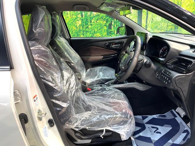 �y�n�[�t���U�[�V�[�g�z�������ƍ���S�n�𗼗������l�C�̃V�[�g���w�ʁE���ʂ̃t�@�u���b�N�f�ނ́A�ʋC���̗ǂ��⊊��ɂ����ɗD��Ă��܂��B�C���╞���ɍ��E���ꂸ���K�ɂ���肢�������܂��B