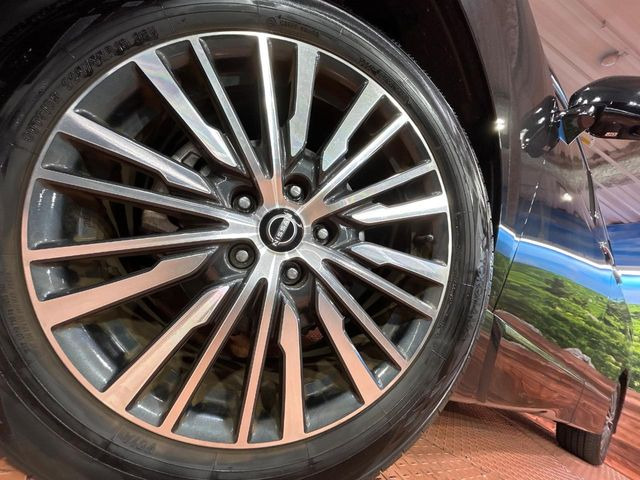 �y�O���[�h��p����18�C���`�A���~�z�C�[���z�f�U�C�����̍��������A���~�z�C�[���𑕒����Ă���܂��B�e��ЊO�A���~�z�C�[����A�X�^�b�h���X�^�C�����戵�����Ă���܂��B���񂲑��k����������