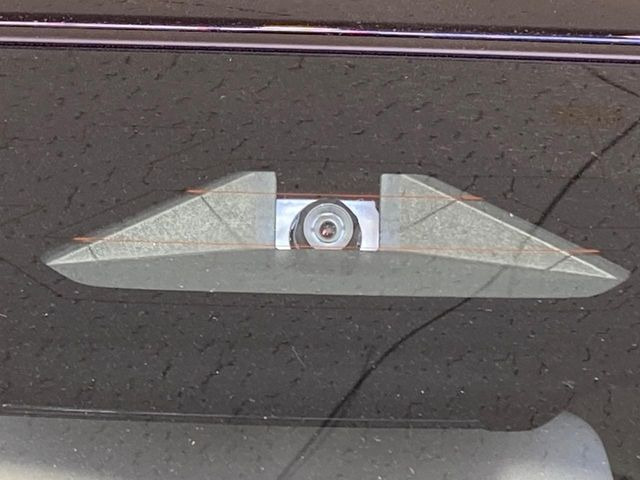 【スズキ セーフティサポート】走行中に前方の車両等を認識し、衝突しそうな時は警報とブレーキで衝突回避と被害軽減をアシスト。より安全にドライブをお楽しみいただけます。