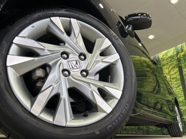 �y16�C���`�A���~�z�C�[���z�O�ςɃ}�b�`�����A���~�z�C�[���𑕒����Ă���܂��B�e��A���~�z�C�[����A�X�^�b�h���X�^�C�����戵�����Ă���܂��B���񂲑��k����������