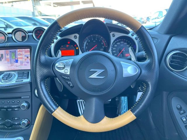 �y�����v�����X�e�A�����O�z�㎿�Ȋv���g�p���邱�ƂŁA��ɂ����������݂ƂĂ��^�]���₷���n���h���ł���