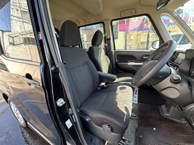 ���̋Ǝ҂ɂ������ې􂢁A�V�[�g�̃^�o�R�Ȃǂɂ��R�Q���̃��y�A��(�L��)�������Ă���܂��B