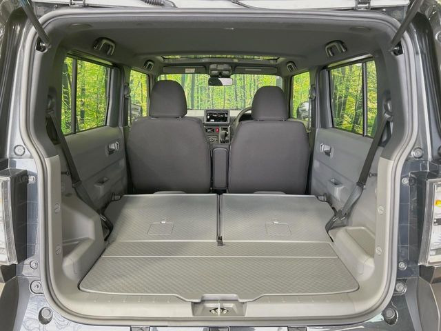 ���i�̂���������ʋ΁A���}���ɏ\���ȉ׎��X�y�[�X���m�ۂ��Ă���܂��B�Z�J���h�V�[�g��|���ƁA�傫�ȉו��̐ύڂ��\�ł���