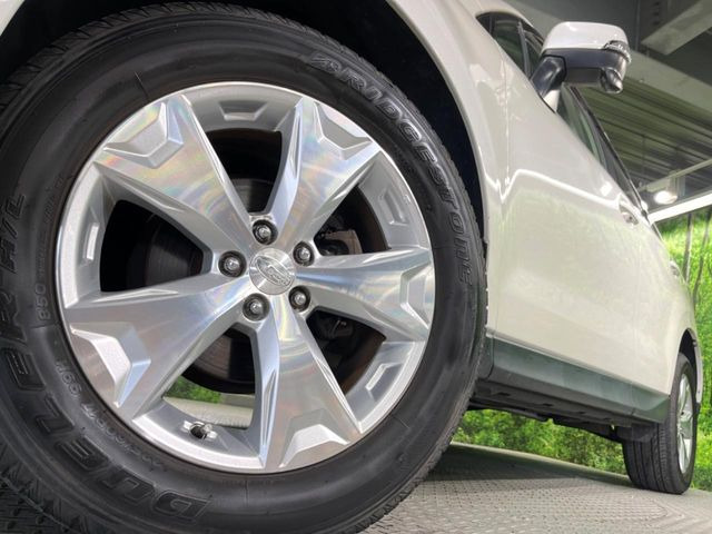 �y����17�C���`�A���~�z�C�[���z�O�ςɃ}�b�`���������A���~�z�C�[���𑕒����Ă���܂��B�e��ЊO�A���~�z�C�[����A�X�^�b�h���X�^�C�����戵�����Ă���܂��B���񂲑��k����������