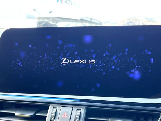 【12.3インチワイドナビ】高級感とインパクトのある大型ワイドナビを装備。各種オーディオ操作はもちろん、横長ワイド画面でのマップ2分割表示など、利便性も高いナビです♪