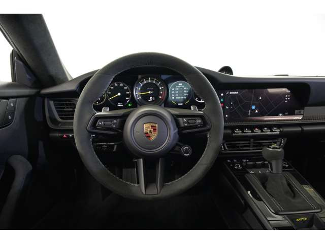 510馬力を発生させる4.0L自然吸気エンジンを搭載!0-100km/h加速3.4秒を誇るハイパフォーマンスモデル