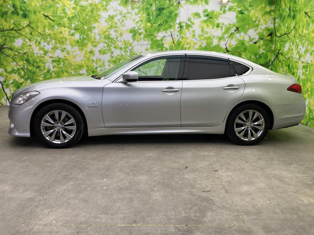 フーガハイブリッド