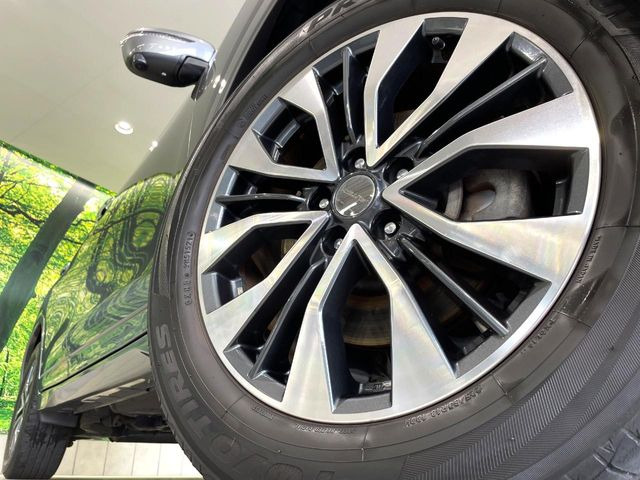 �y����18�C���`�A���~�z�C�[���z�O�ςɃ}�b�`���������A���~�z�C�[���𑕒����Ă���܂��B�e��ЊO�A���~�z�C�[����A�X�^�b�h���X�^�C�����戵�����Ă���܂��B���񂲑��k����������