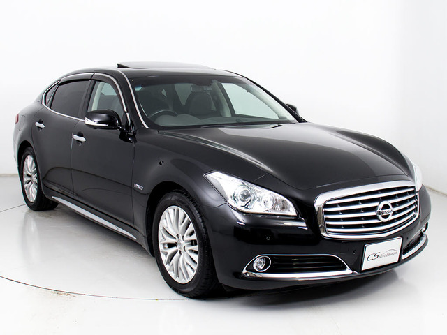 ガラス系ボディコーティングご施工可能です!下地作りからこだわり塗装面の艶や輝きを取り戻し肉厚被膜で塗装面を守ります!