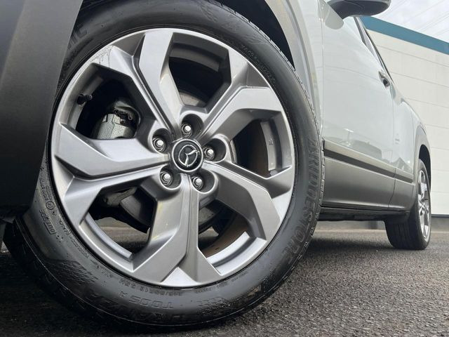 �y����18�C���`�A���~�z�C�[���z�O�ςɃ}�b�`���������A���~�z�C�[���𑕒����Ă���܂��B�e��ЊO�A���~�z�C�[����A�X�^�b�h���X�^�C�����戵�����Ă���܂��B���񂲑��k����������