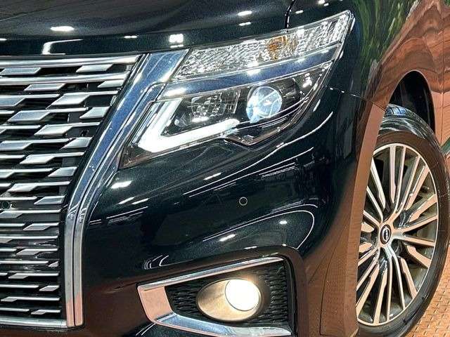 �yLED�w�b�h���C�g�z���V����ԑ��s�����ǍD�Ȏ��E���m�ۂ����S���ĉ^�]�ł��鍂�P�xLED�w�b�h���C�g�𑕔�!�_�����x�������A����d�͂��}�����Ă��܂��B