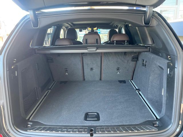 ●トランクルーム:趣味が広がる収容スペース!これだけの広さがあればお買い物やレジャーなどにも最適です!使用感も少なくきれいな状態を維持しております。