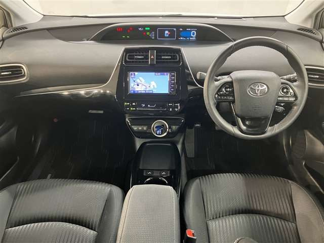 プリウスPHV1.8 A