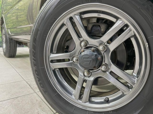 �y����16�C���`�A���~�z�C�[���z�O�ςɃ}�b�`���������A���~�z�C�[���𑕒����Ă���܂��B�e��ЊO�A���~�z�C�[����A�X�^�b�h���X�^�C�����戵�����Ă���܂��B���񂲑��k����������