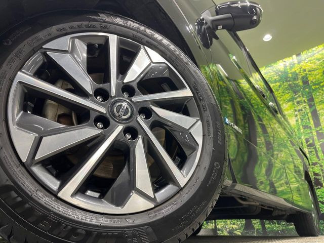 �y����16�C���`�A���~�z�C�[���z�O�ςɃ}�b�`���������A���~�z�C�[���𑕒����Ă���܂��B�e��ЊO�A���~�z�C�[����A�X�^�b�h���X�^�C�����戵�����Ă���܂��B���񂲑��k����������