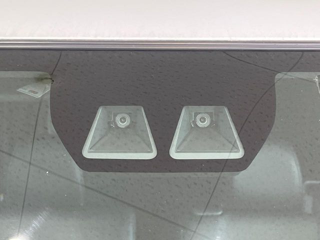 �y�X�}�[�g�A�V�X�g�z���s���ɑO���̎ԗ�����F�����A�Փ˂������Ȏ��͌x��ƃu���[�L�ŏՓˉ���Ɣ�Q�y�����A�V�X�g�B�����S�Ƀh���C�u�����y���݂��������܂��B