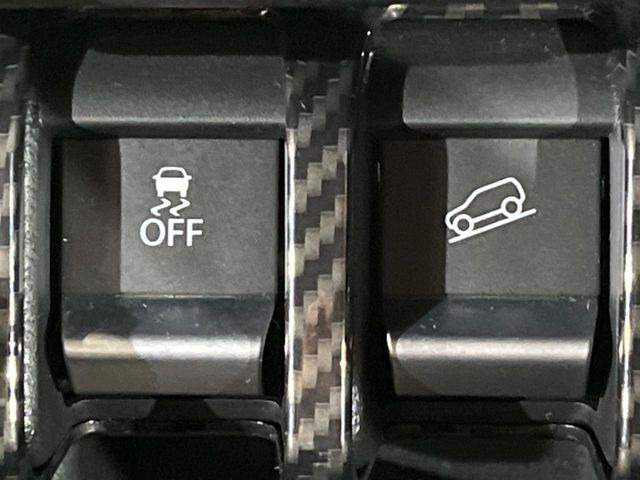 �y������h�~���u�z�ԗ��̉���������m����ƁA�����I�Ɏԗ��̐i�s������ۂ悤�Ɏԗ��𐧌䂵�܂��B�J�̓��ȂǊ���₷���H�ʏ󋵂ł����S�ȉ^�]���\�ł��B