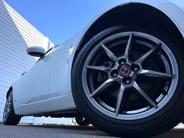 �y�����I�v�V����16�C���`�A���~�z�C�[���z�����I�v�V�����z�C�[���𑕒��B���s���\�̌���ɉ����A�O�ς����X�^�C���b�V���ɂȂ��Ă��܂��B