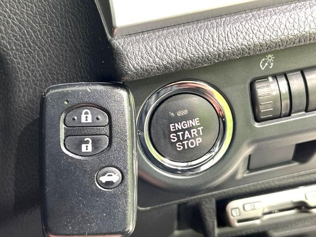 �y�A�N�Z�X�L�[&�v�b�V���X�^�[�g�z�J�o����|�P�b�g�ɓ��ꂽ�܂܂ł��h�A�̎{���E�������\�ȃX�}�[�g�L�[�𑕔��B�G���W���̃I���E�I�t�����J�M�����o���K�v�������A�{�^�����v�b�V�����邾����OK��