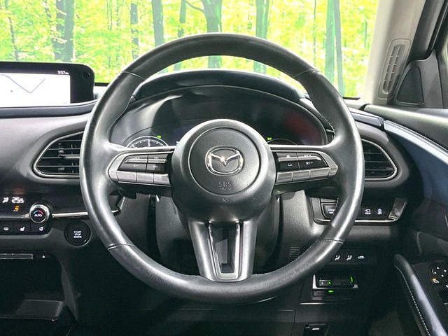 �y�����v�����X�e�A�����O�z�㎿�Ȋv���g�p���邱�ƂŁA��ɂ����������݂ƂĂ��^�]���₷���n���h���ł���