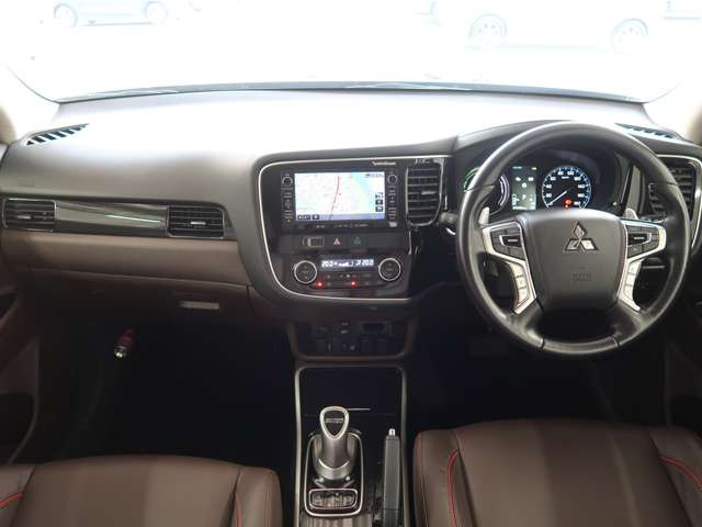 アウトランダーPHEV2.0 G プレミアムパッケージ 4WD