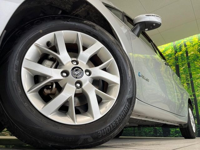 �y����15�C���`�A���~�z�C�[���z�O�ςɃ}�b�`���������A���~�z�C�[���𑕒����Ă���܂��B�e��ЊO�A���~�z�C�[����A�X�^�b�h���X�^�C�����戵�����Ă���܂��B���񂲑��k����������