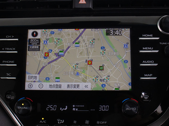 ★メーカーオプションの大画面SDナビが装備されています!地図情報の更新も出来ますので安心してお使い頂けます!