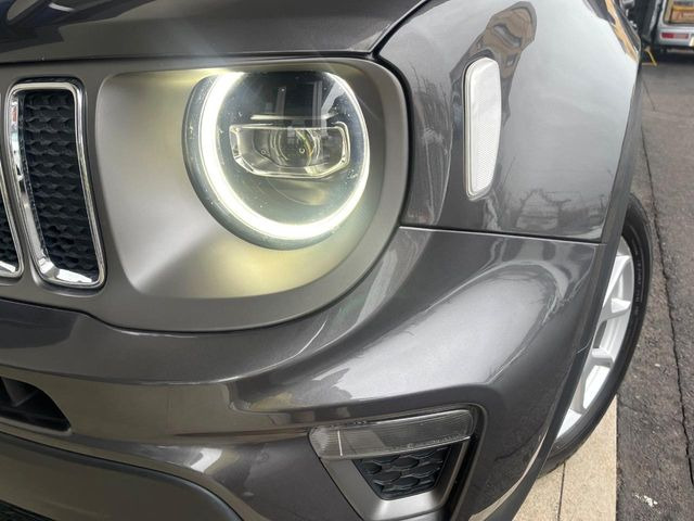 ●LEDヘッドライト:高寿命LEDヘッドライトで、安全運転を支える良好な視界を!