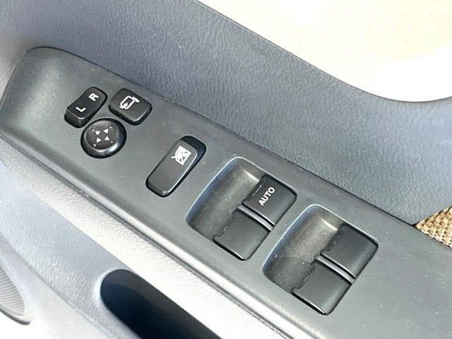 �y�d���i�[�~���[�z�T�C�h�~���[�͓d���i�[���ƂȂ��Ă���A�������ԏ�ł��L�Y�������X�N��}�����܂��B